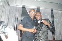 Photo : Youssou Ndour et son ami, le paparazzi Chon