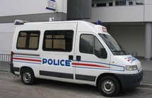 Arrêtés, ils font l’amour dans la voiture de la police