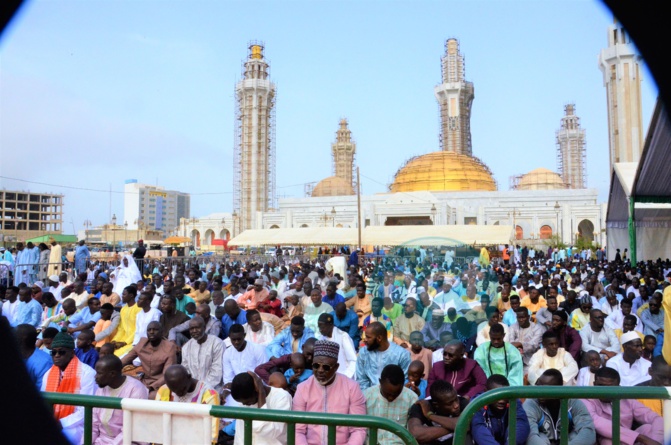 Les images de la prière de Korité à la Mosquée Massalikoul Jinane