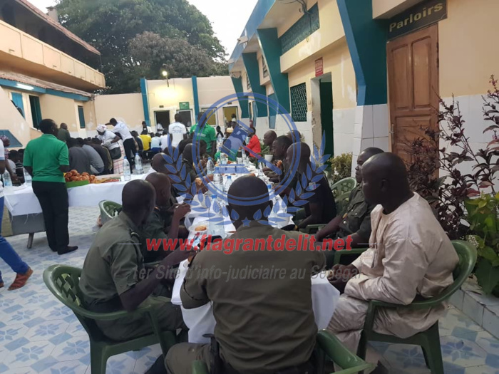 Ramadan: Découvrez les photos de Khalifa Sall à l'heure du "Ndogou"