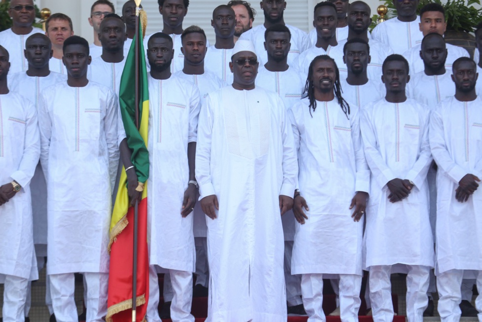 PHOTOS - Cérémonie de remise du Drapeau à l'équipe Nationale de Football