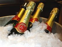 Anniversaire de Adja Ndoye : Des bouteilles de champagnes à 190.000 FCFA l’unité