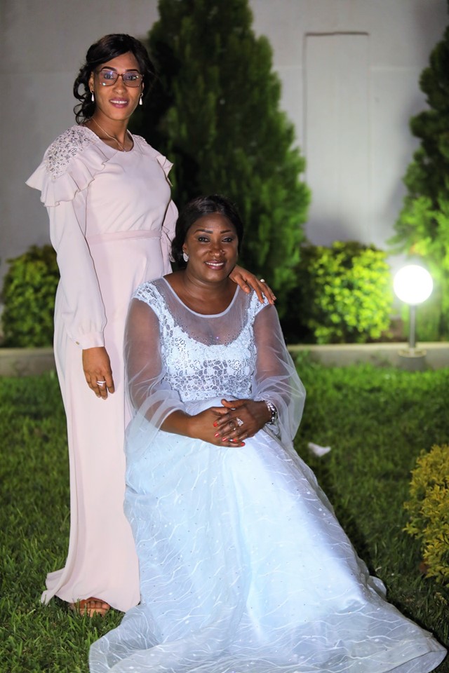 Découvrez comment Lady Sarjo Barrow « Niareel d’Adama Barrow » fête son anniversaire Découvrez comment Lady Sarjo Barrow « Niareel d’Adama Barrow » fête son anniversaire