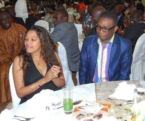 Youssou Ndour : au restaurant avec sa femme