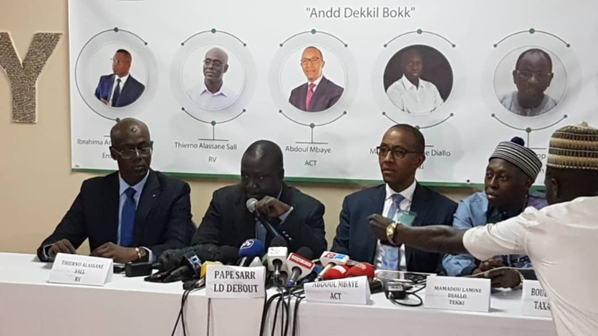Affaire Petro-Tim: Abdoul Mbaye et Cie annoncent une plainte contre Macky Sall pour « haute trahison »