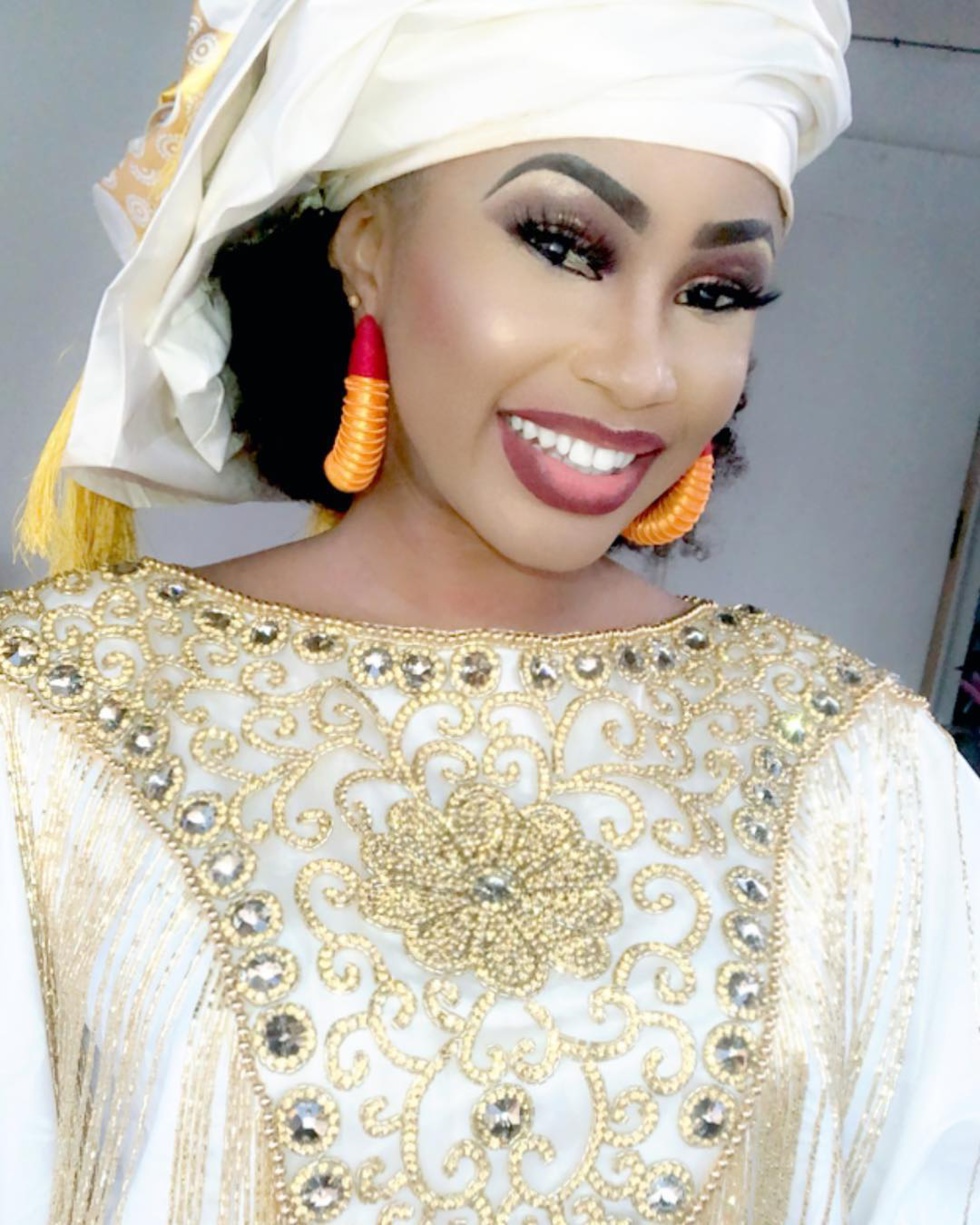 VIDEO + PHOTOS - Admirez la belle Marichou en tenue traditionnelle et sa très belle danse  !