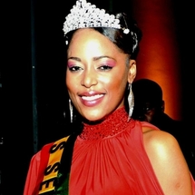 Vanessa Raphaela Edorh, Miss Sénégal Paris 2012 : « ceux qui disent que je ne suis pas sénégalaise n’ont qu’à me dire ce que je suis »