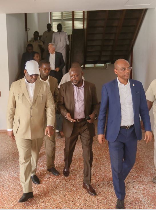 PHOTOS - TER: Visite de chantiers du Président Macky SALL PHOTOS - TER: Visite de chantiers du Président Macky SALL