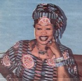 Pour ne pas se faire draguer à l’antenne : Mbayang Thiam s’est « mariée » avec un militaire en mission en Casamance