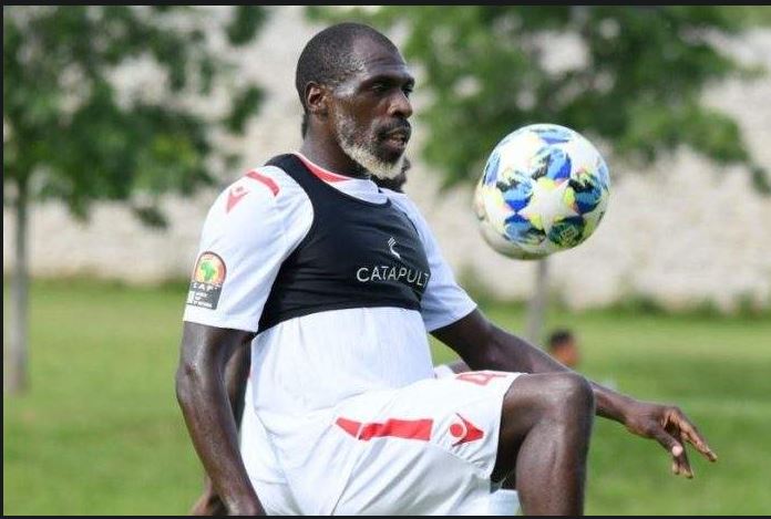 PHOTOS - Joash Onyango (Barbe Blanche) , 27 ans et défenseur de l'équipe du KENYA