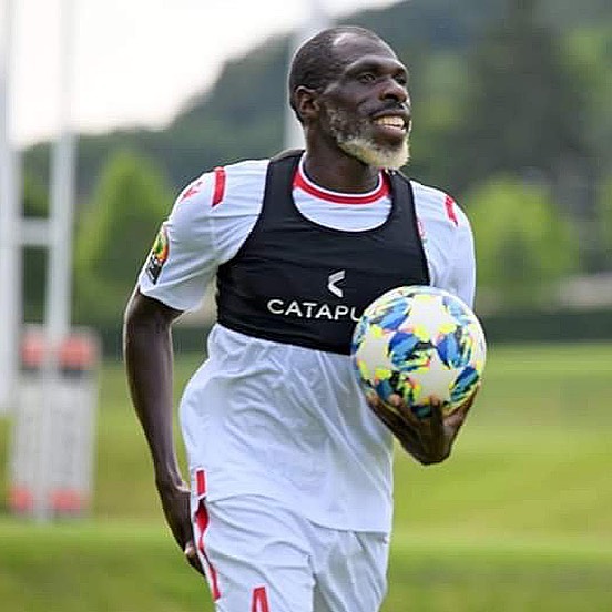 PHOTOS - Joash Onyango (Barbe Blanche) , 27 ans et défenseur de l'équipe du KENYA