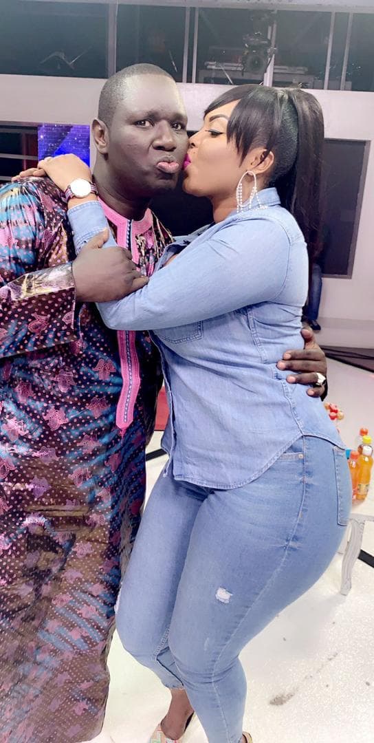 PHOTOS - Avec son « bisou », Maman, ex-animatrice de la Sen TV se rapproche « secrètement » de Salam DIALLO