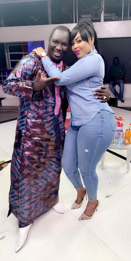 PHOTOS - Avec son « bisou », Maman, ex-animatrice de la Sen TV se rapproche « secrètement » de Salam DIALLO