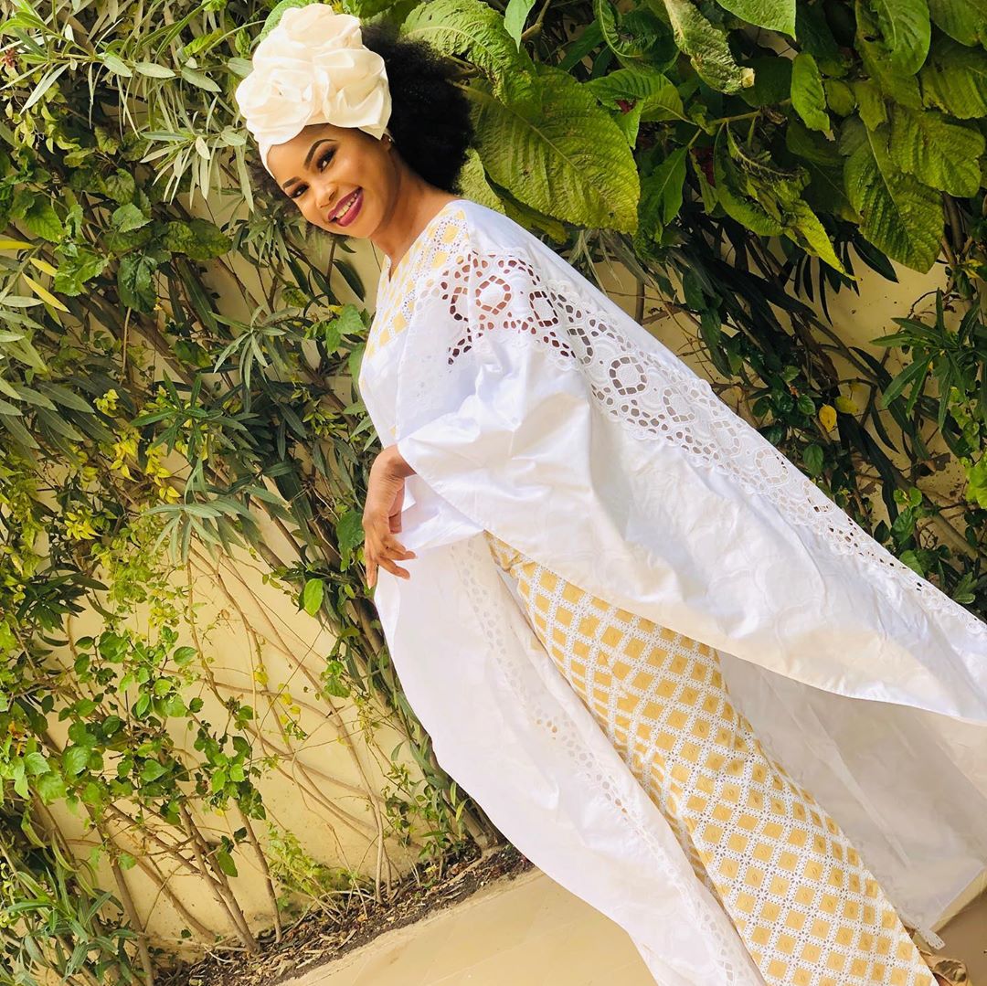 PHOTOS - Admirez le nouveau « Sagnsé» de l’actrice Marichou, quelle élégance!