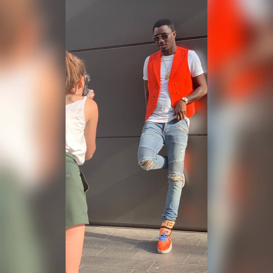 PHOTOS - A LONDON, regardez le look de Wally B. SECK qui déchire !