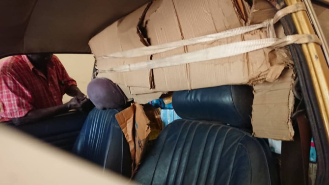 Kaolack-Kaffrine: De la drogue et de faux médicaments saisis par la douane (images) Kaolack-Kaffrine: De la drogue et de faux médicaments saisis par la douane (images)