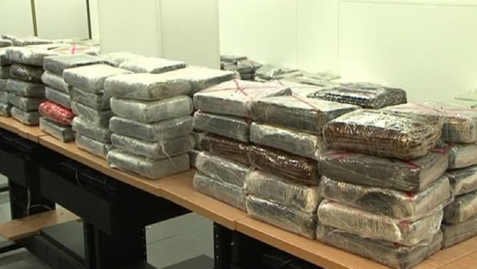 Trois suspects arrêtés pour vol de cocaïne