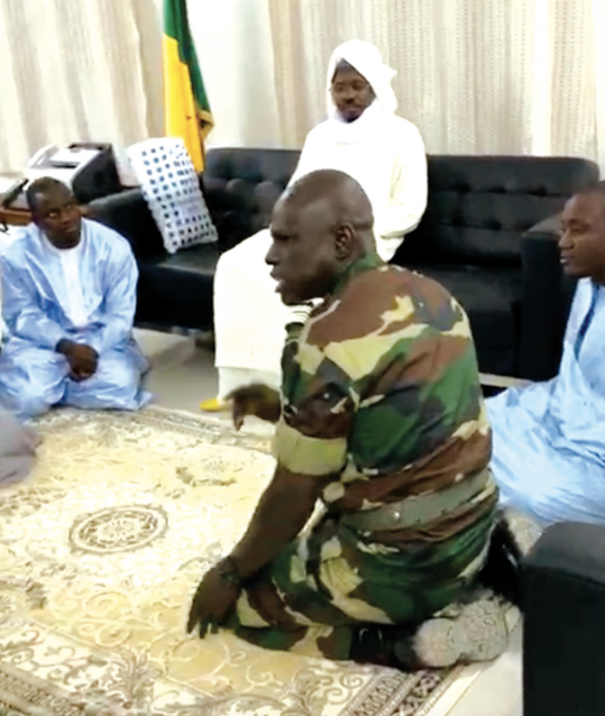 Pour avoir mobilisé ses éléments pour accueillir Serigne Bass Abdou Khadre: Le Chef de Corps du 12ème Bataillon d’instruction aux arrêts…