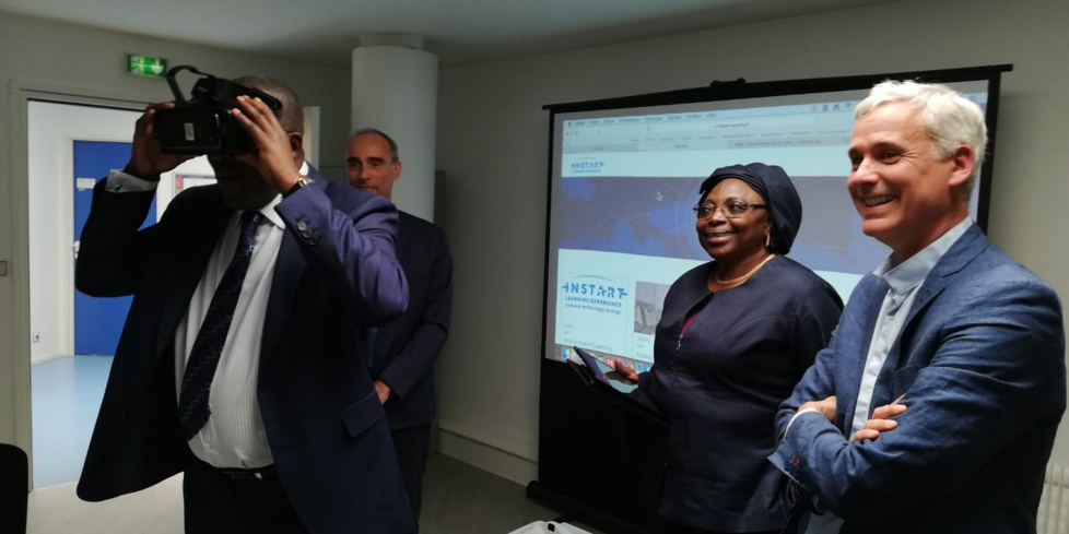 PHOTOS - Visite du Ministre Cheikh Oumar Hanne au Très Grand Centre de Calcul (TGCC) du CEA