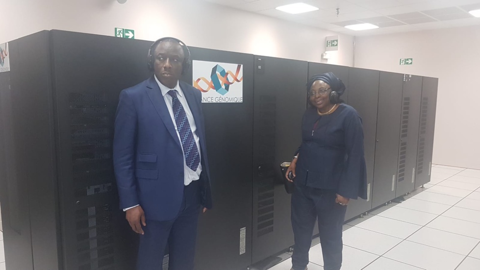 PHOTOS - Visite du Ministre Cheikh Oumar Hanne au Très Grand Centre de Calcul (TGCC) du CEA