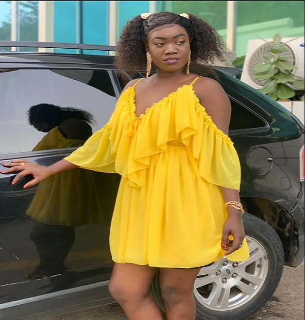 PHOTOS - Sophie THIAM de la 2STV, toute rayonnante dans sa tenue d'été PHOTOS - Sophie THIAM de la 2STV, toute rayonnante dans sa tenue d'été