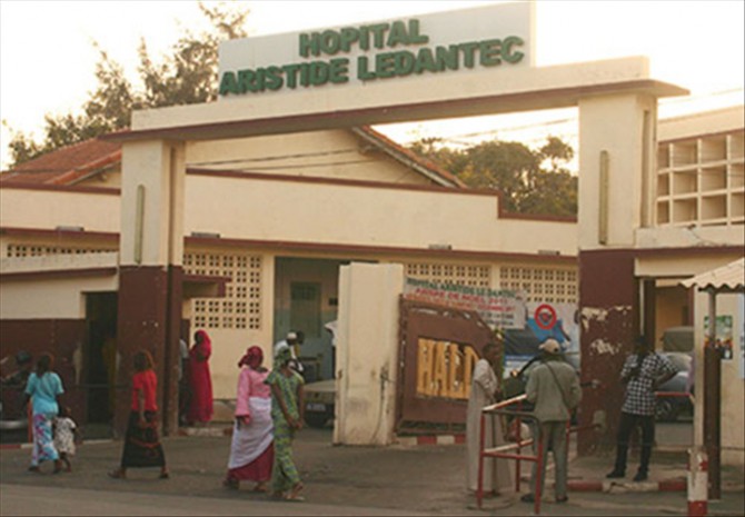 Hôpital Aristide Le Dantec: Les médecins prennent en otage un bébé pour 1 million