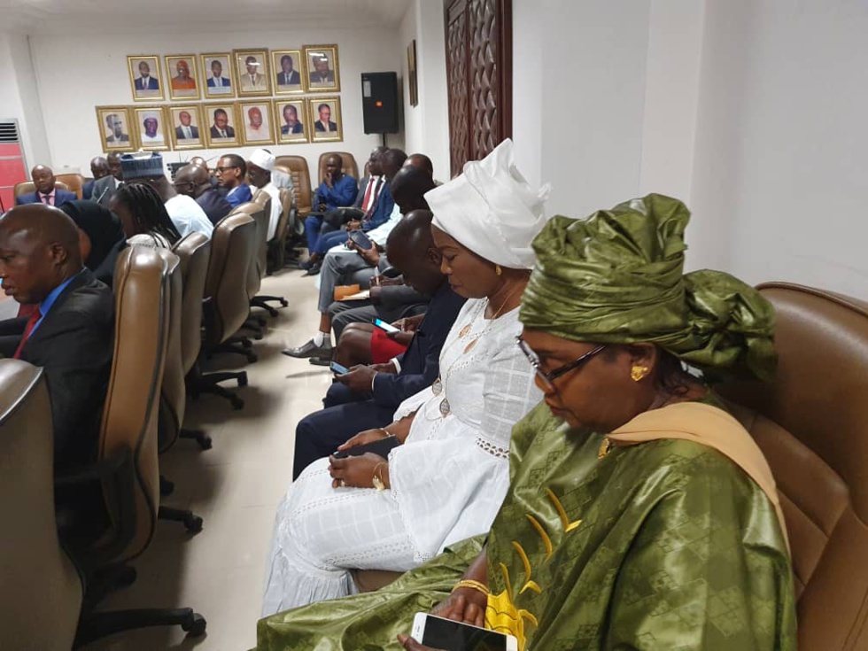 Images de la cérémonie protocolaire de passation de service entre Cheikh Ameth Tidiane BA et Bassirou Samba NIASSE nouveau DG des Impôts et Domaines