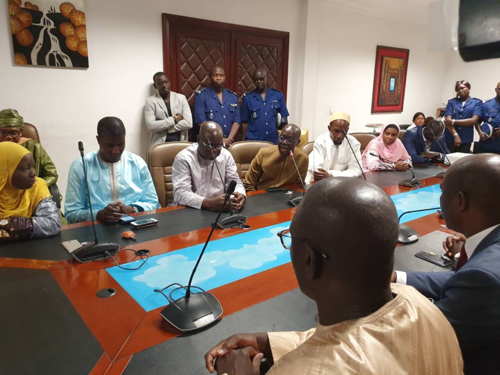 Images de la cérémonie protocolaire de passation de service entre Cheikh Ameth Tidiane BA et Bassirou Samba NIASSE nouveau DG des Impôts et Domaines