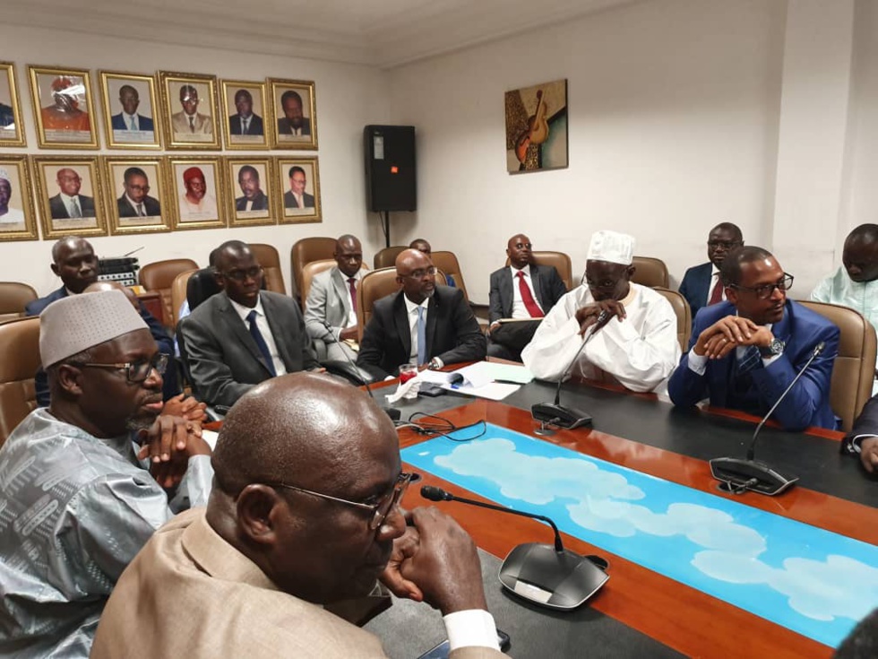Images de la cérémonie protocolaire de passation de service entre Cheikh Ameth Tidiane BA et Bassirou Samba NIASSE nouveau DG des Impôts et Domaines