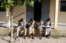 Lycée Djignabo Ziguinchor : Un élève verse de l’eau sur une professeure 