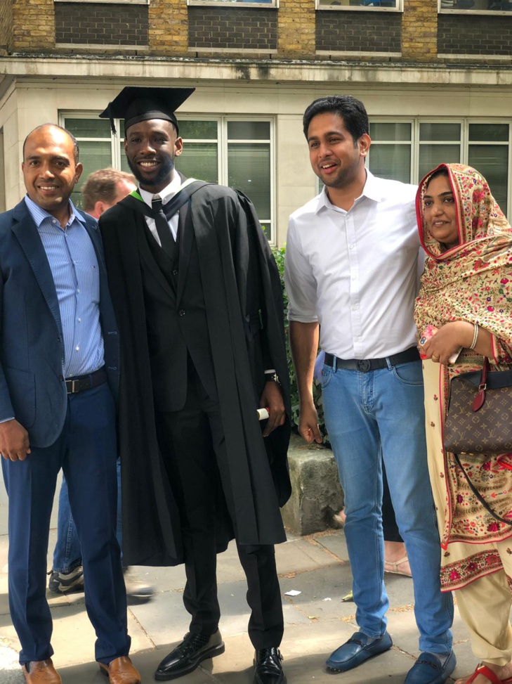 Segui, le fils de Youssou Ndour, décroche son Bachelor of Arts à la Regents University de Londres  Segui, le fils de Youssou Ndour, décroche son Bachelor of Arts à la Regents University de Londres