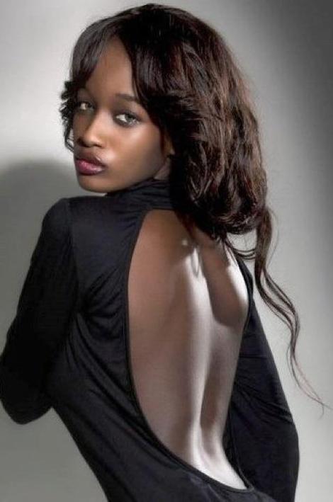 Photo : Bruna Ndiaye en mode dos nu