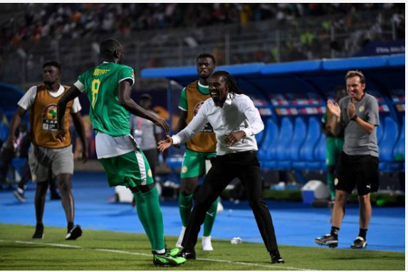 (22 PHOTOS) LES PAS DE DANSE DES LIONS, « THIATHIAGOUNE » DE SADIO MANÉ, … Tout ce que vous n’avez pas vu en Images