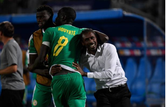 (22 PHOTOS) LES PAS DE DANSE DES LIONS, « THIATHIAGOUNE » DE SADIO MANÉ, … Tout ce que vous n’avez pas vu en Images