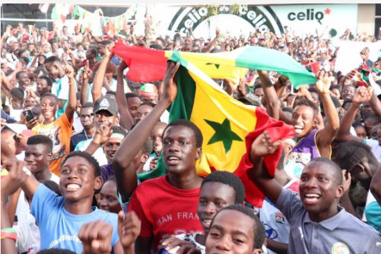 (47 Photos) Liesse populaire à Dakar après la victoire des « Lions » les images qui doit pas vous échapper.
