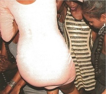 [Photos] Voici la preuve des fesses artificielles de Ndèye Ndack
