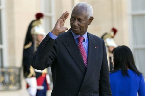A Paris, Abdou Diouf va assister...