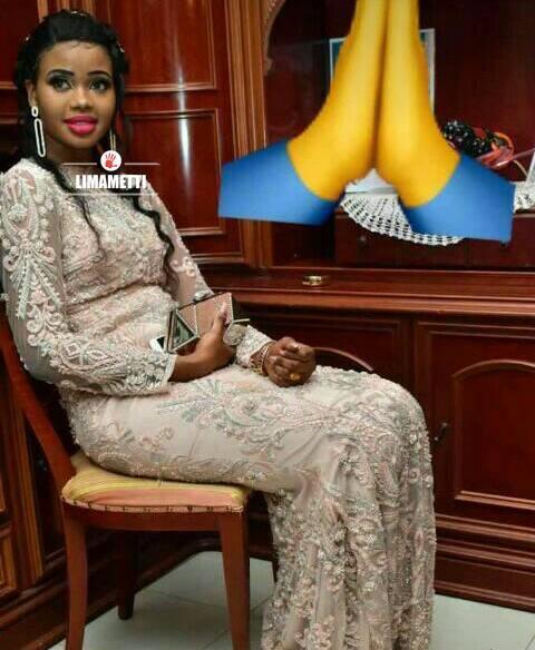 Voici la « niarel » d’Oustaz Assane de la TFM: une perle rare au sourire ravageur Voici la « niarel » d’Oustaz Assane de la TFM: une perle rare au sourire ravageur