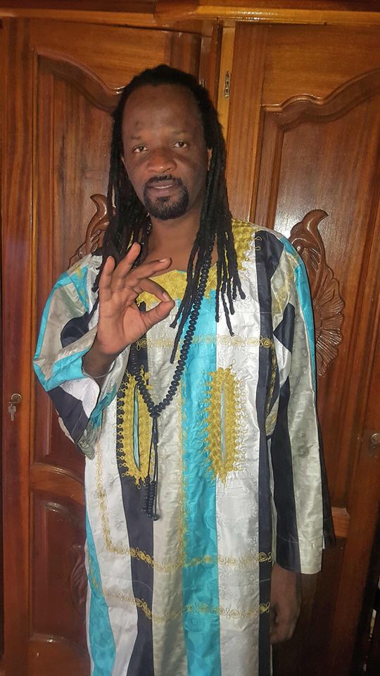 PHOTOS - Cheikhouna se débarrasse de ses « rastas ».... La raison ! PHOTOS - Cheikhouna se débarrasse de ses « rastas ».... La raison !