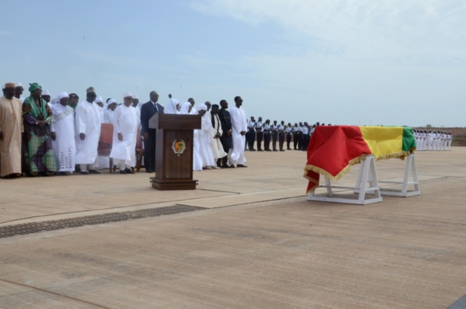 PHOTOS - AIDB: Les images de l'arrivée de la dépouille d'Ousmane Tanor Dieng