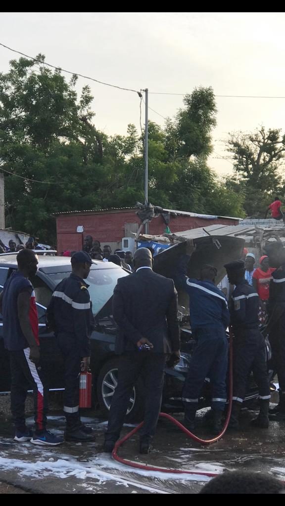 La limousine Présidentielle prend feu, tout ce que vous n’avez pas vu en images, regardez !