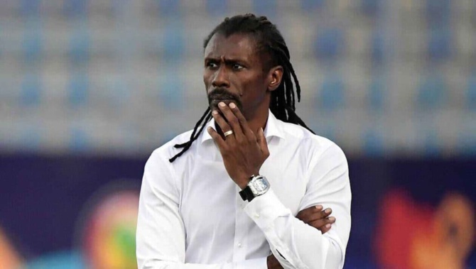 Sénégal-Algérie: 4-4-2 ou 4-3-3, quel système pour venir à bout des "Fennecs" ?