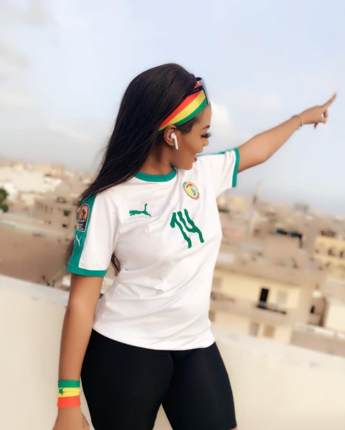 PHOTOS - Supportrice des « Lions », Leina affole la toile