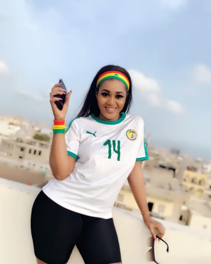 PHOTOS - Supportrice des « Lions », Leina affole la toile