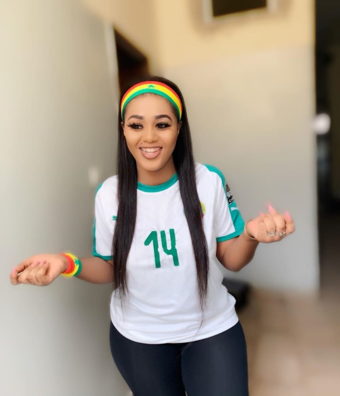 PHOTOS - Supportrice des « Lions », Leina affole la toile