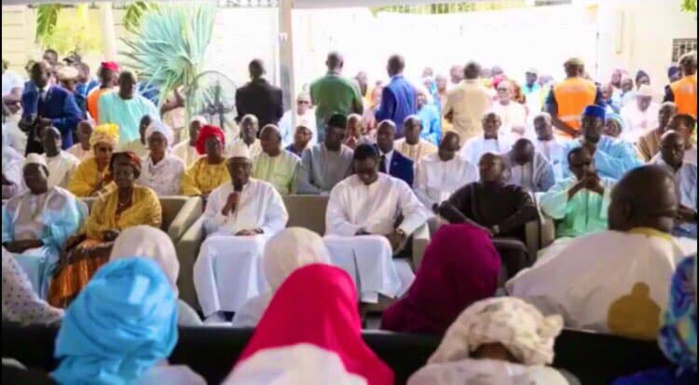 Présentation de condoléances: Macky Sall offre 30 millions à la famille de Tanor et rembourse les frais médicaux du défunt