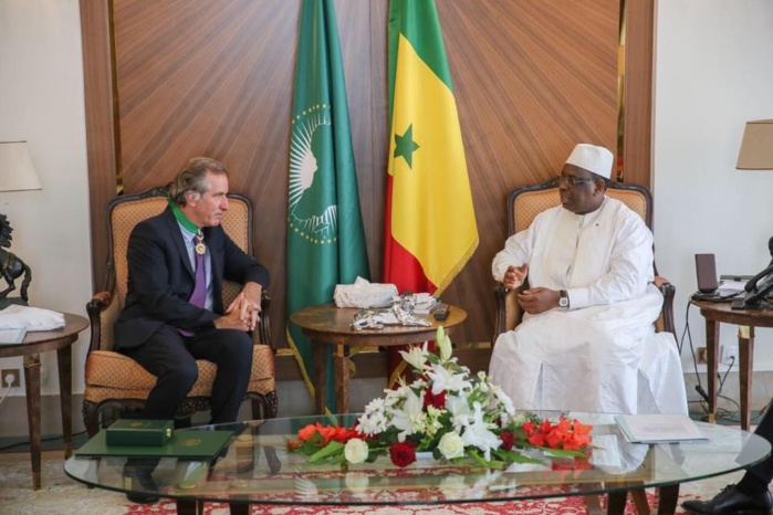 PHOTOS - Diplomatie: S. E Christophe Bigot fait ses adieux à Macky Sall qui l’élève au rang de Commandeur...
