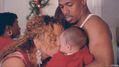 Mariah Carey met ses jumeaux en scène pour Noël (vidéo)