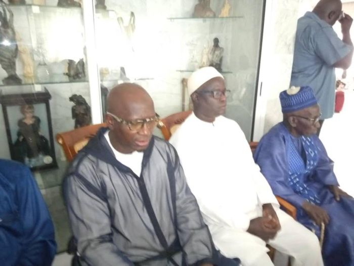 Condoléances : Wade envoie une délégation chez OTD, Oumar Sarr et  Me Amadou Sall absents (images)