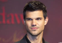 Taylor Lautner: Loup-garou et … gay?